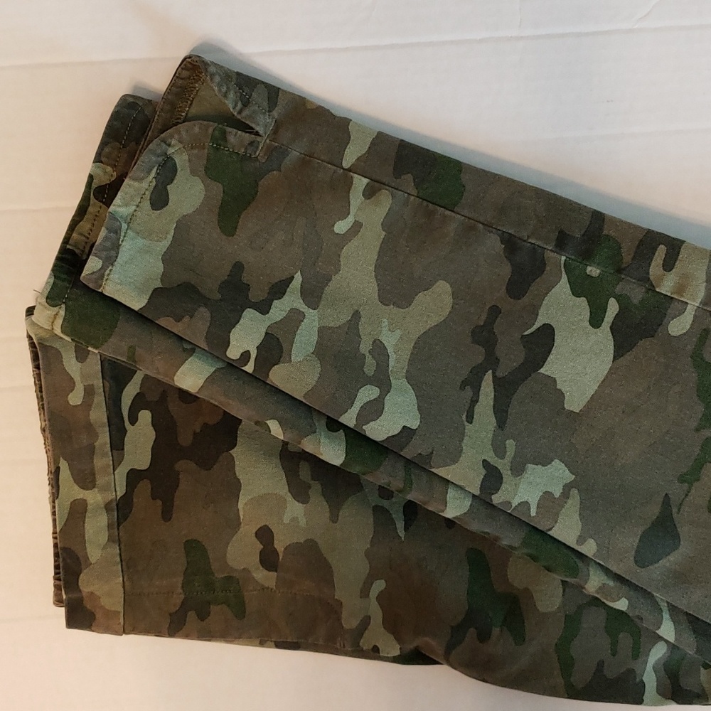 Isaac Mizrahi | Women's Camo Slip-On Elastic Waist Ankle Denim Jeans Sz 6